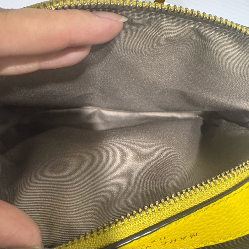 Marc Jacobs The Shutter Yellow Leather Crossbody Bag - Picture 12 of 16